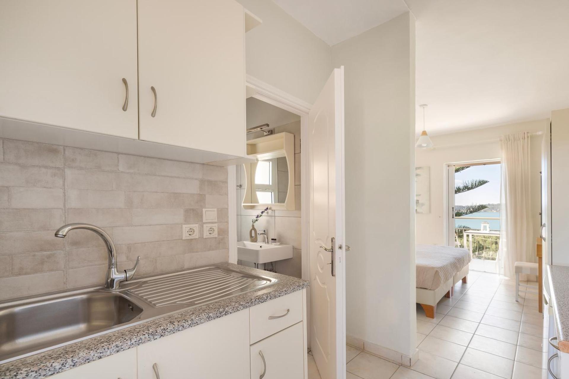 Panorama Fanari studios and apartments - Photo 5