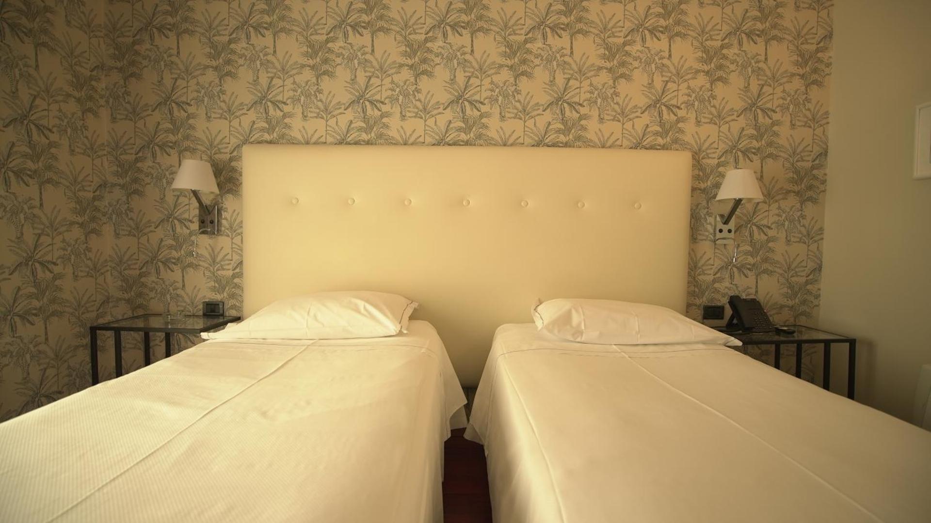 Hotel Lancaster - Photo 51