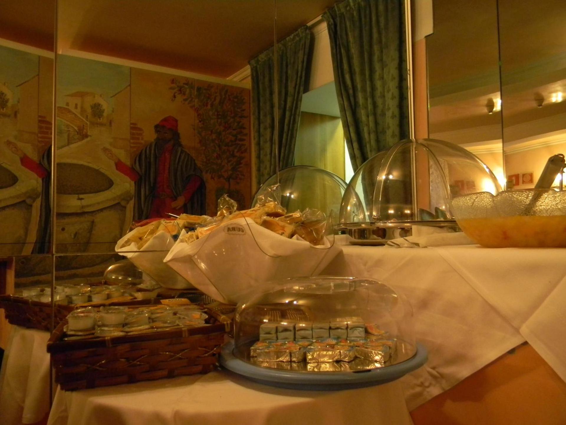 Hotel Pantalon - Photo 22