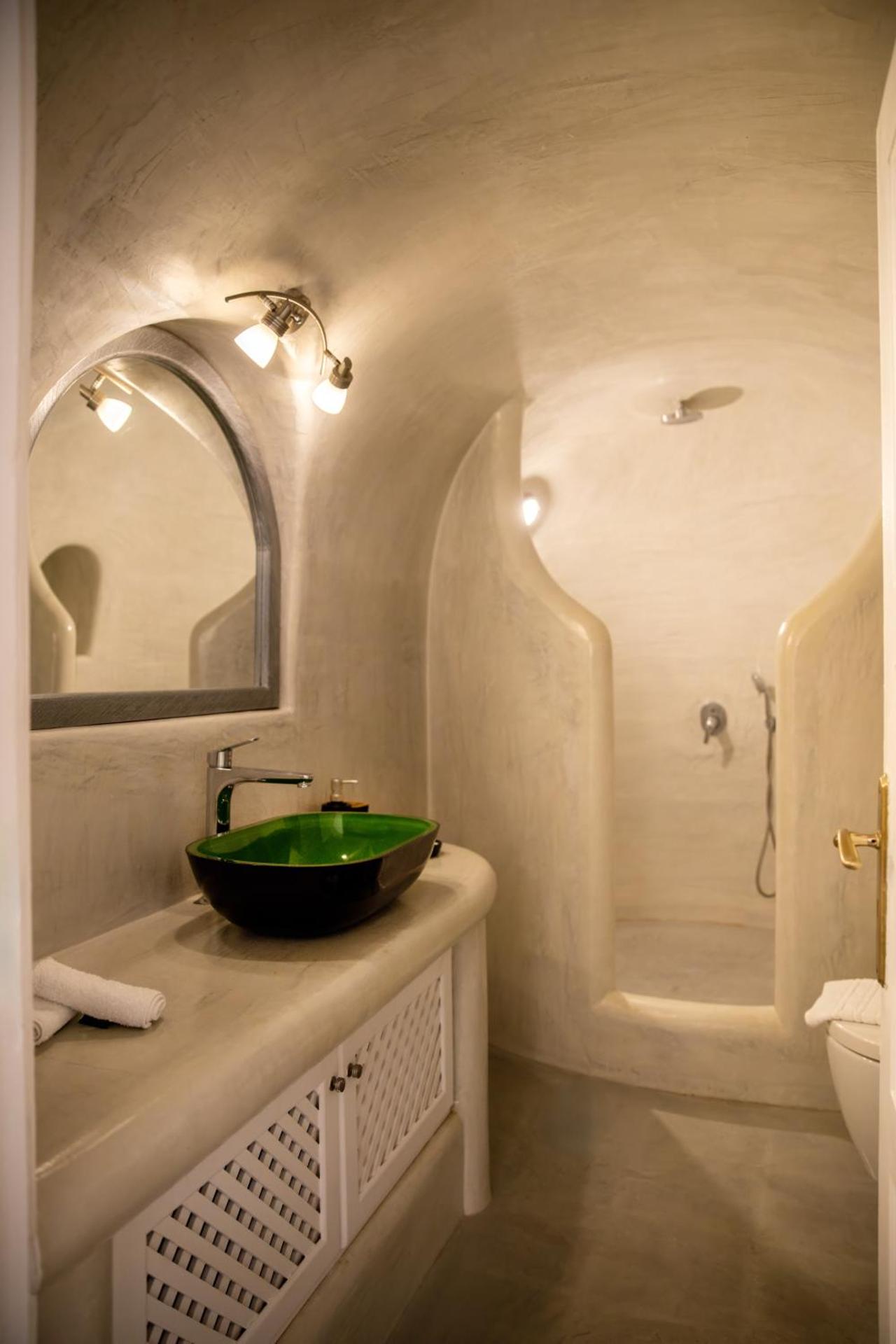 Pegasus Suites & Spa - Photo 14