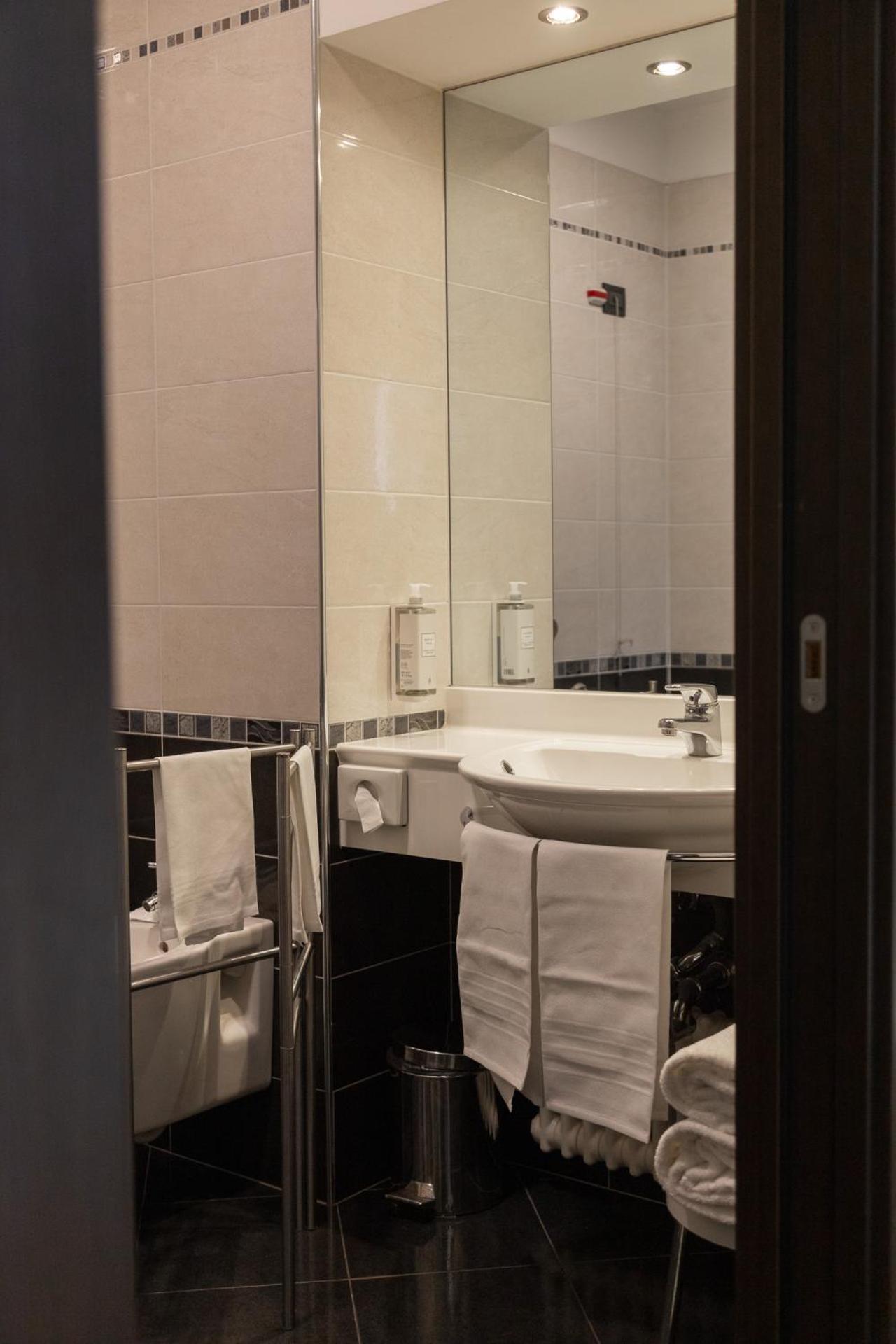 Hotel Continental - Photo 45