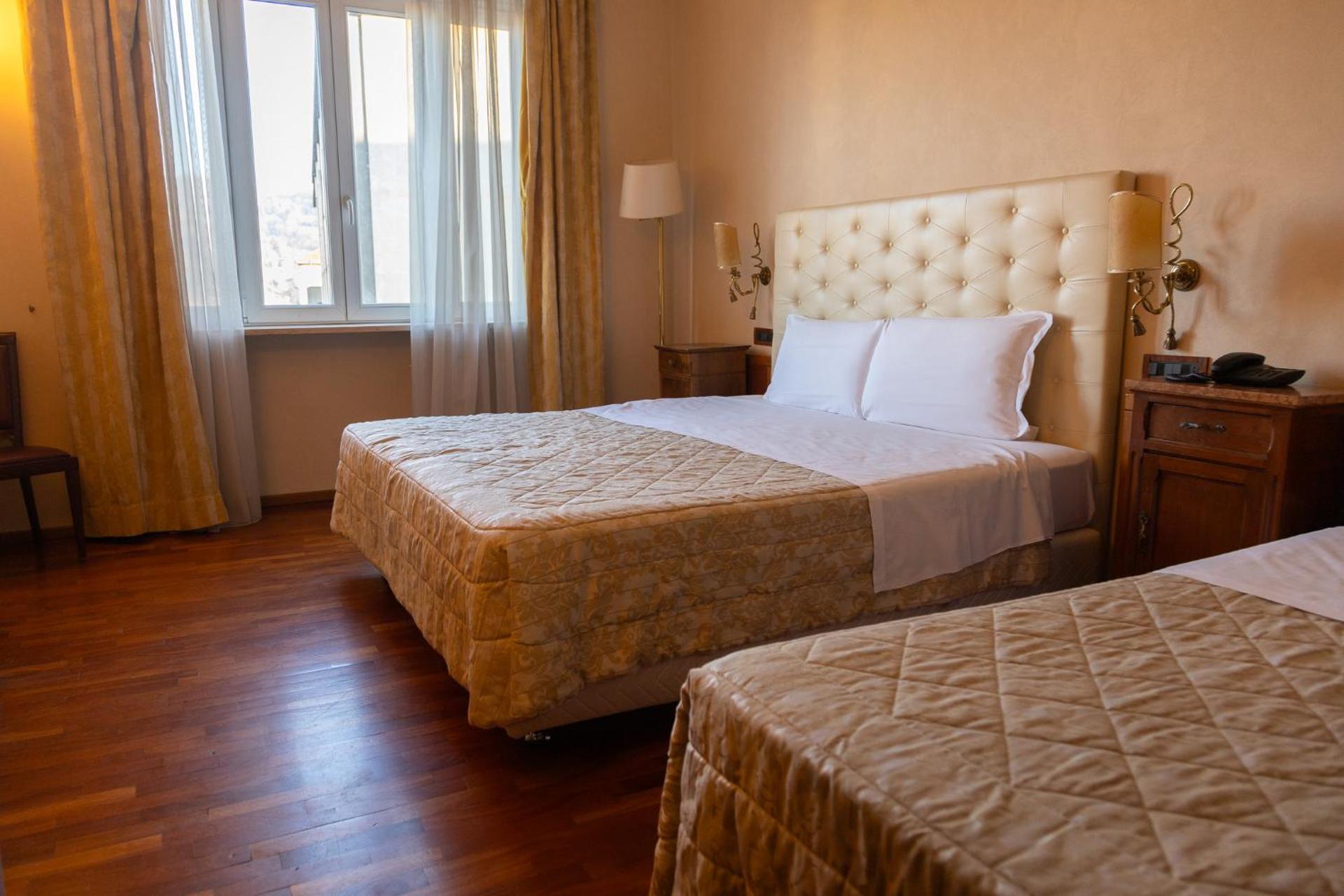 Hotel Continental - Photo 25