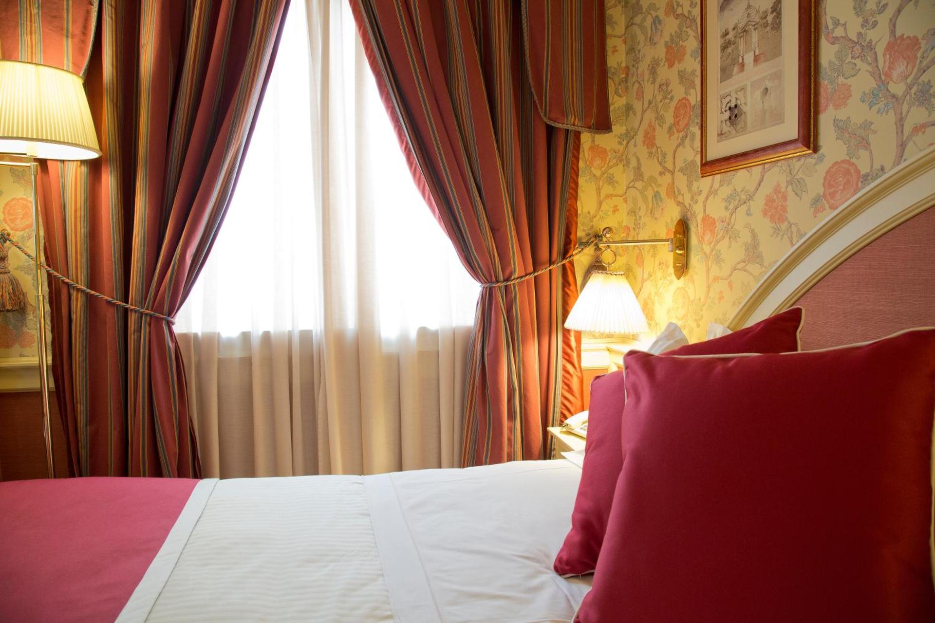 Hotel Milano Regency - Photo 2