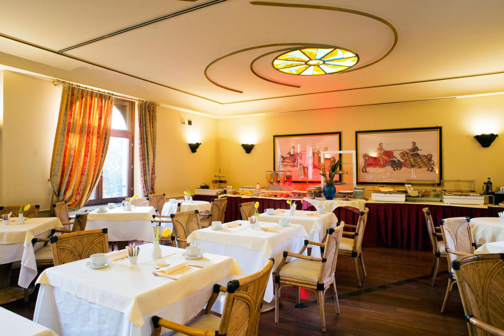 Hotel Milano Regency - Photo 17
