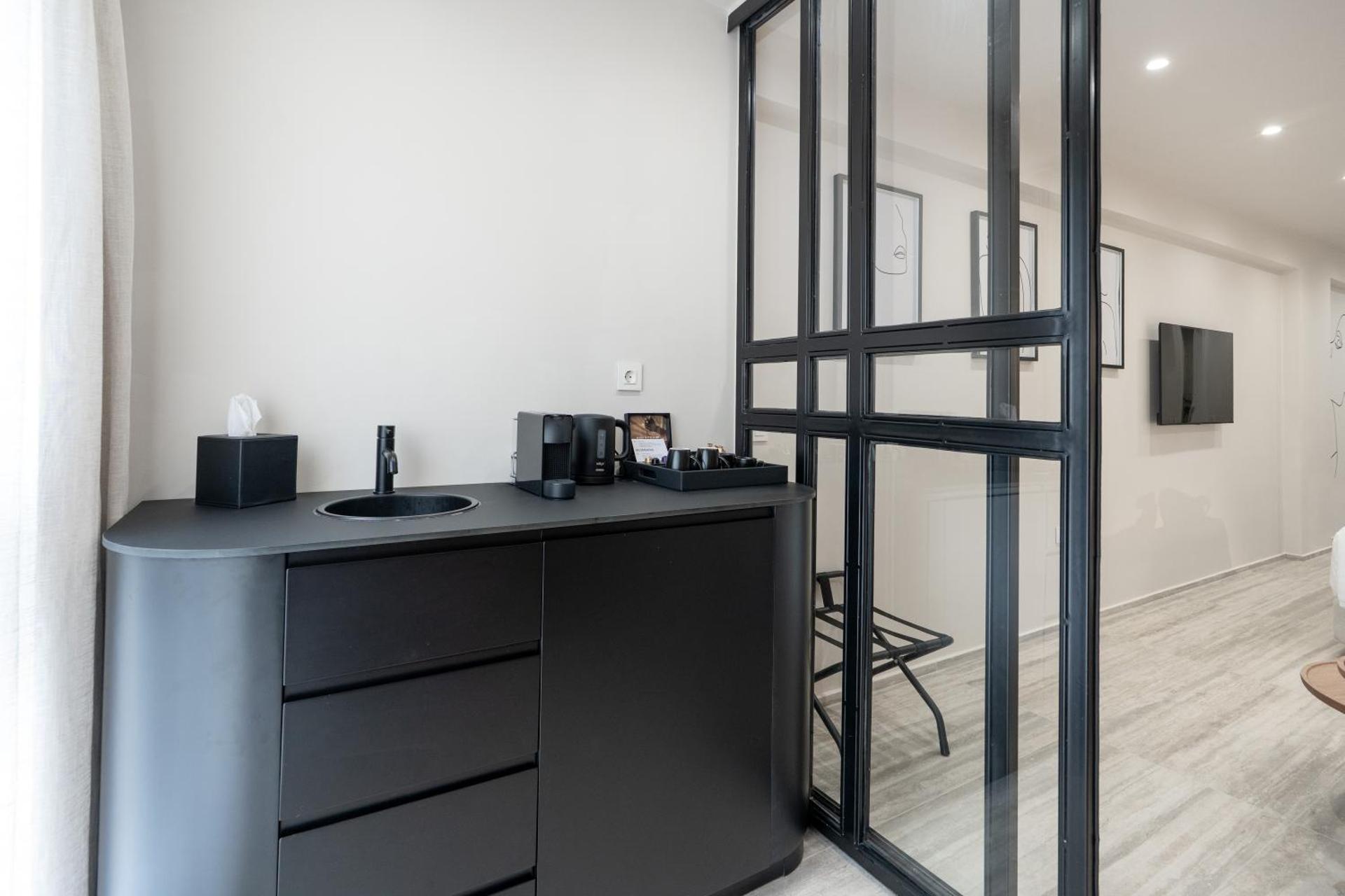 Vision Ermou Suites - Photo 7