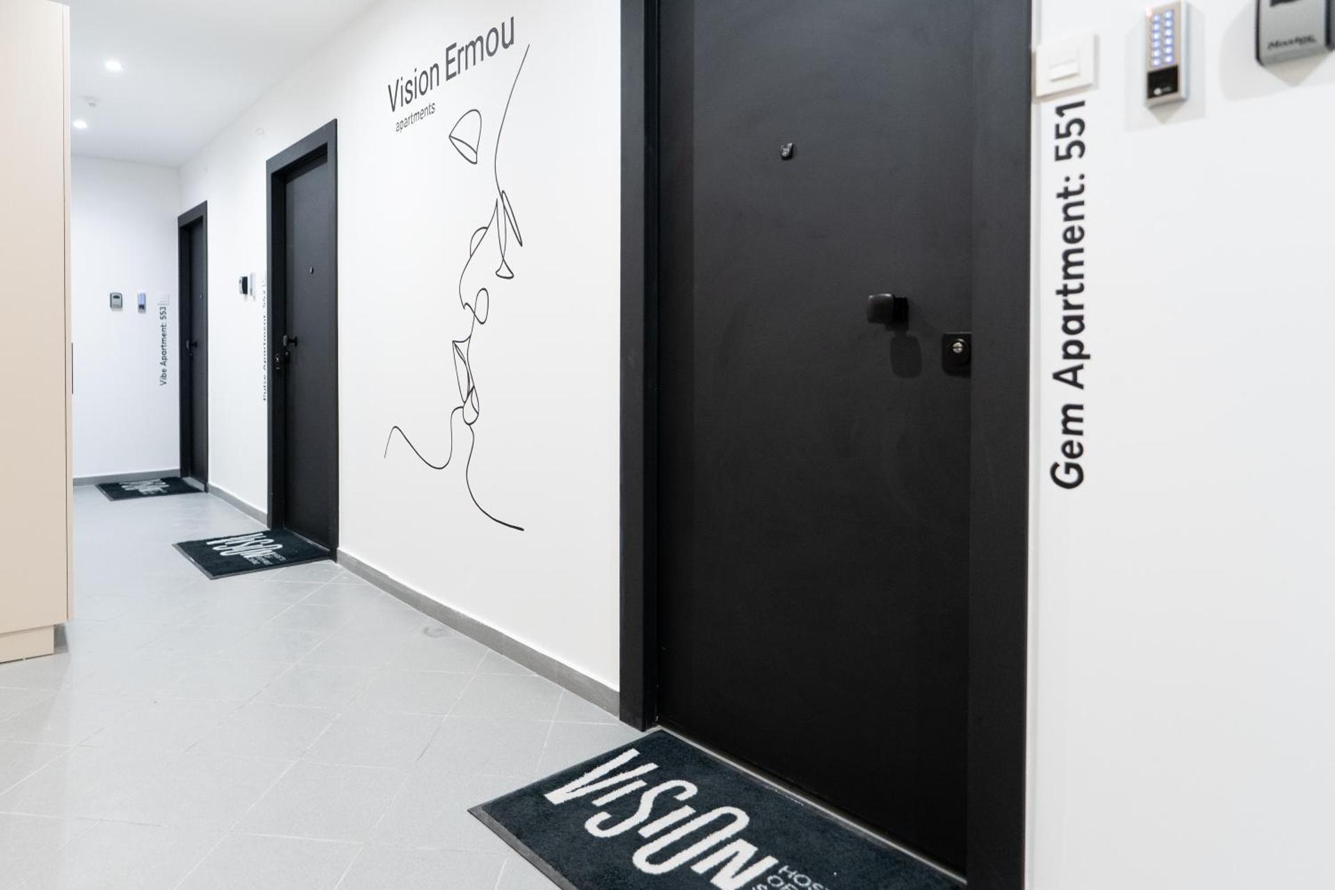 Vision Ermou Suites - Photo 4