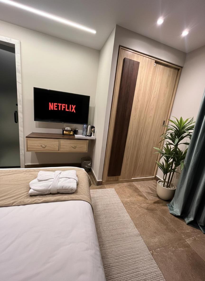 New Blue Pyramids Cave - Photo 10