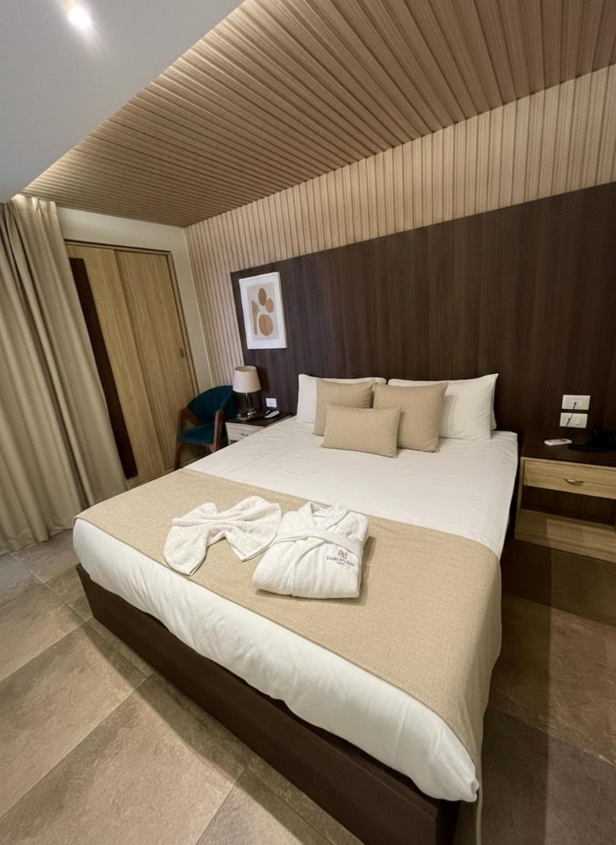 New Blue Pyramids Cave - Photo 2