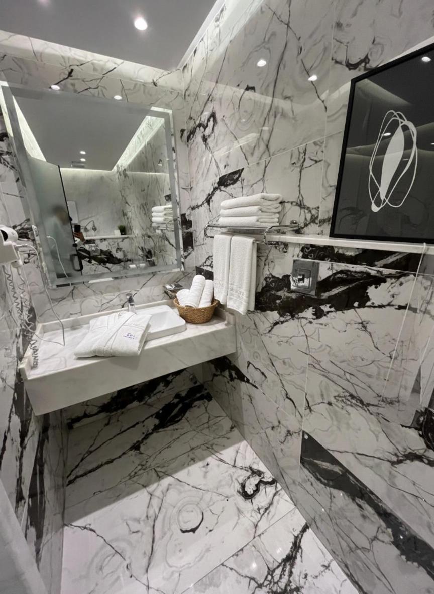 New Blue Pyramids Cave - Photo 14