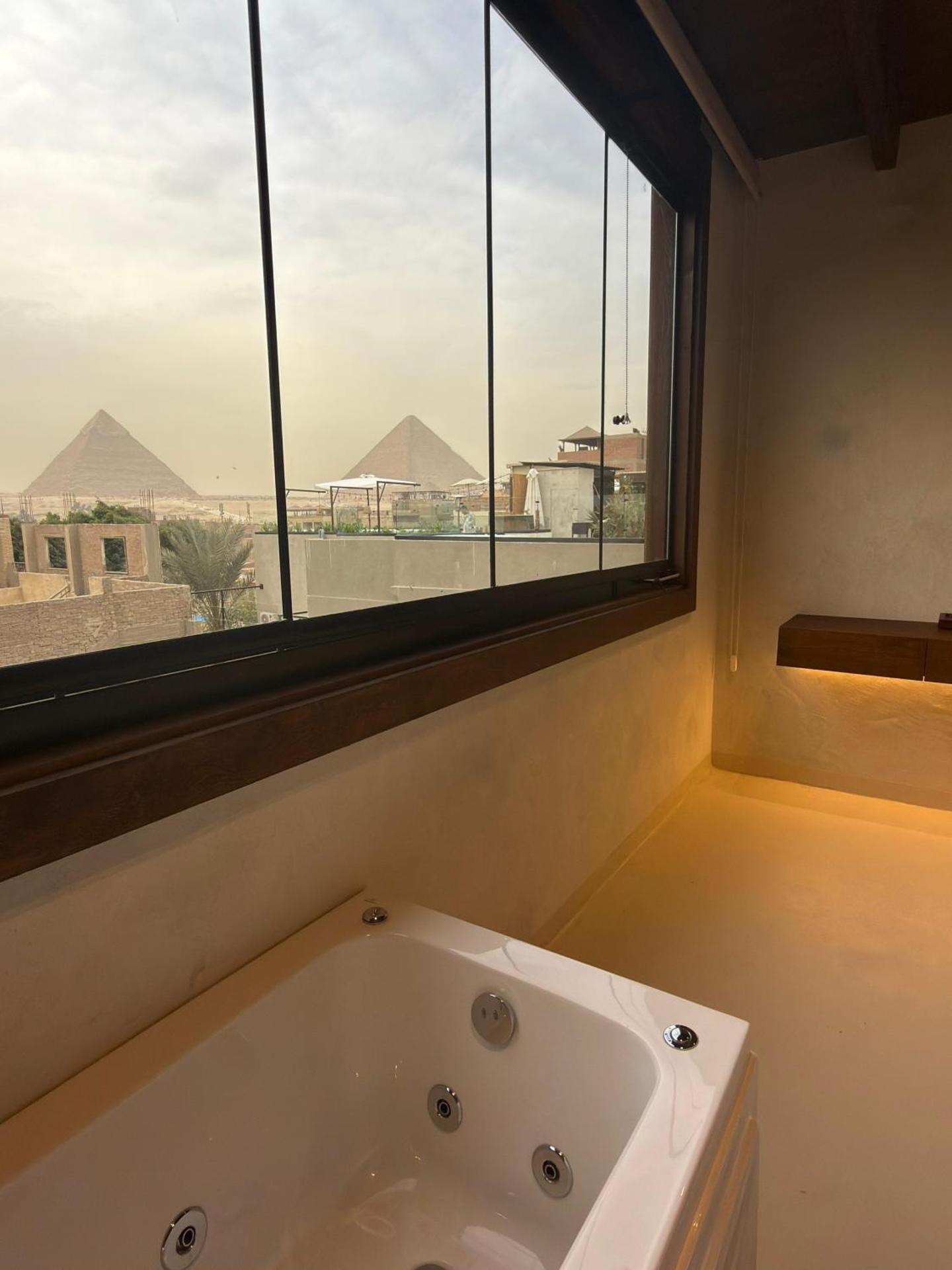 AMUNET Pyramids View Boutique Hotel with Pool and Rooftop Jacuzzi - Photo 20