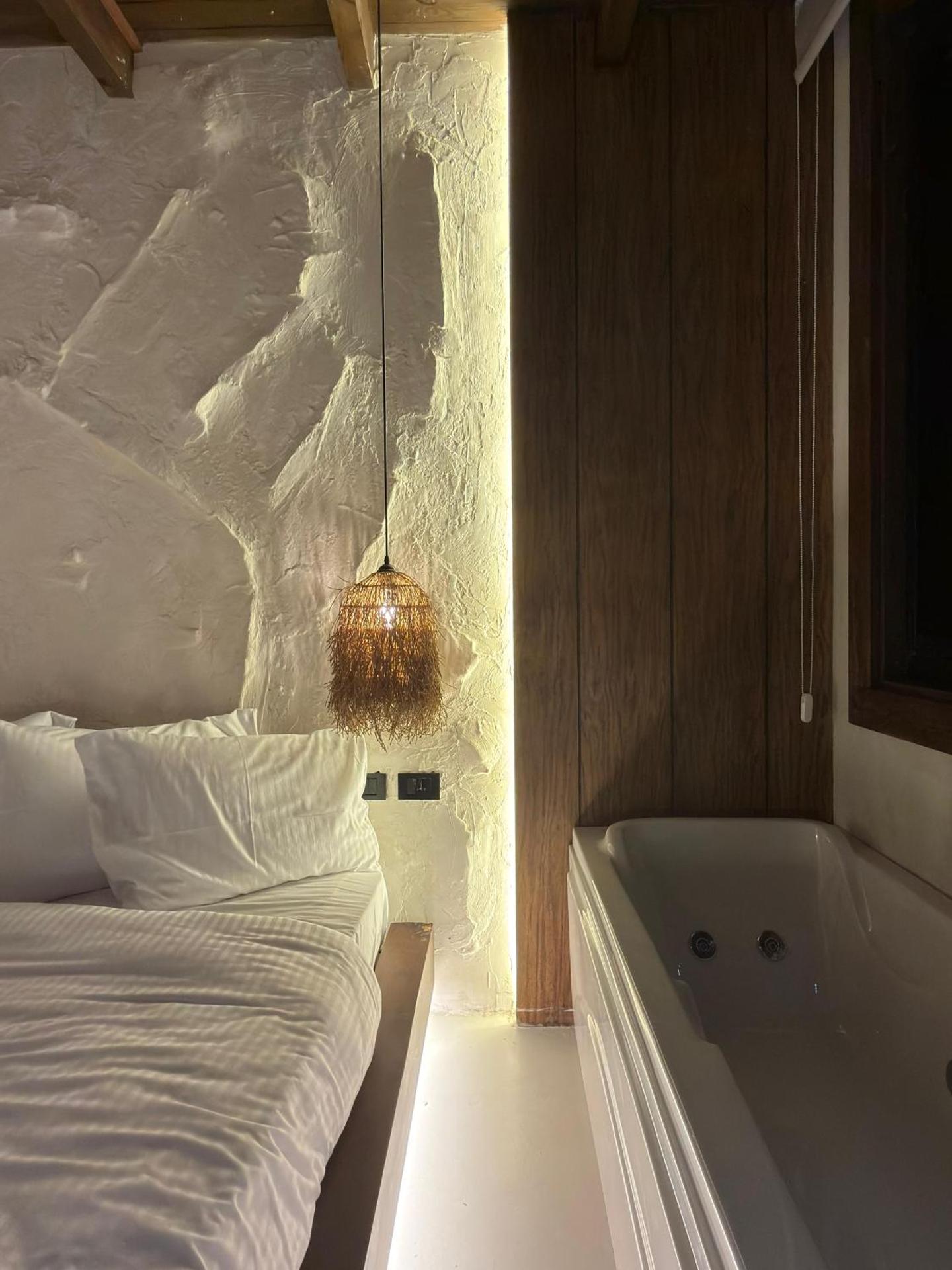 AMUNET Pyramids View Boutique Hotel with Pool and Rooftop Jacuzzi - Photo 18