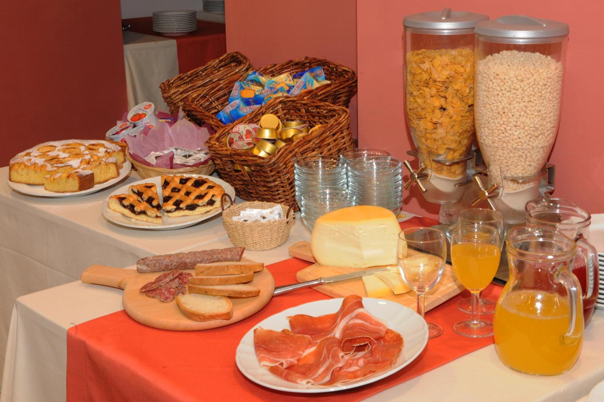 Hotel Cavour - Photo 12