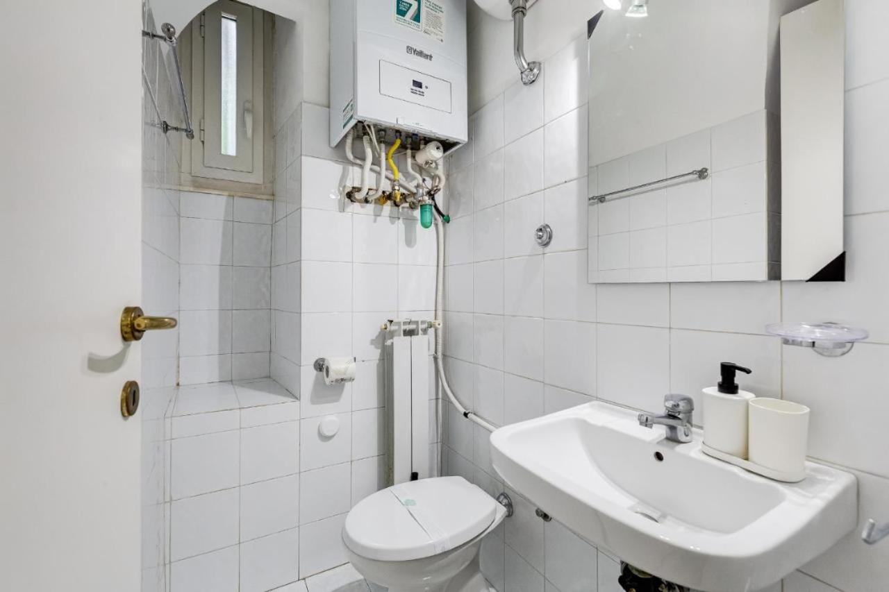 Villa Borghese Modern Apartment - Photo 16