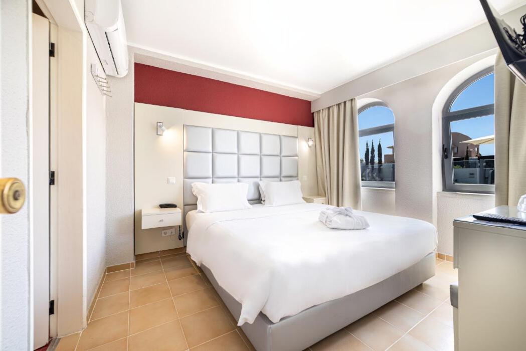 Hotel Santa Eulália Bay - Photo 2