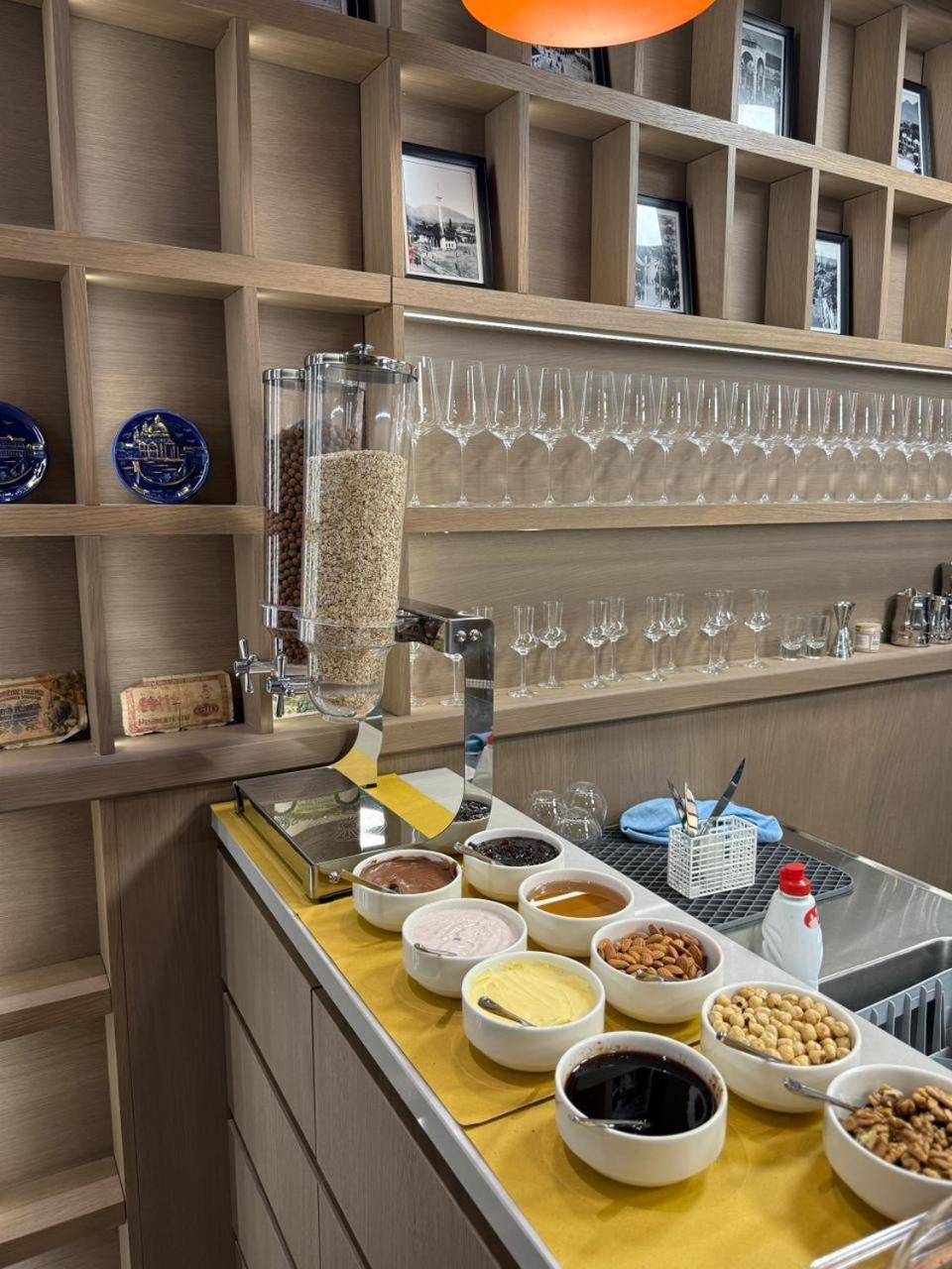 Post Inn Hotel-New Bazaar - Photo 17