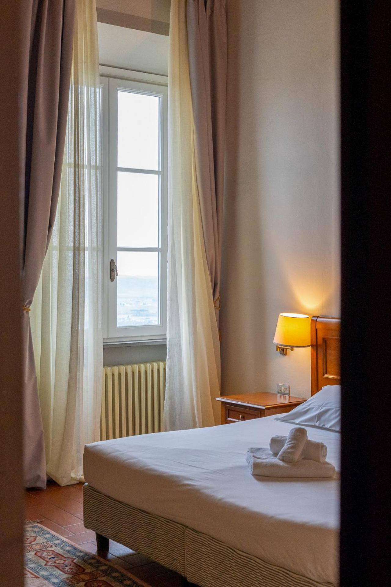 Hotel Miravalle - Photo 73