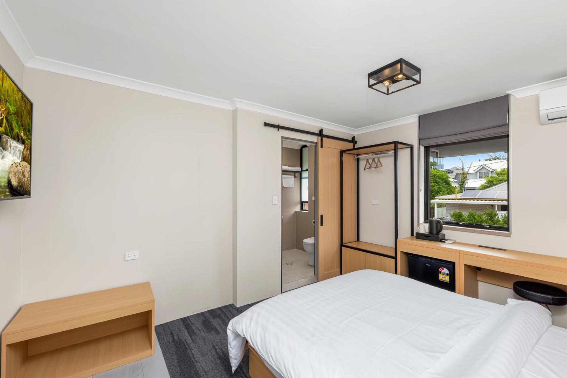 Spring Hill Inn - Photo 29