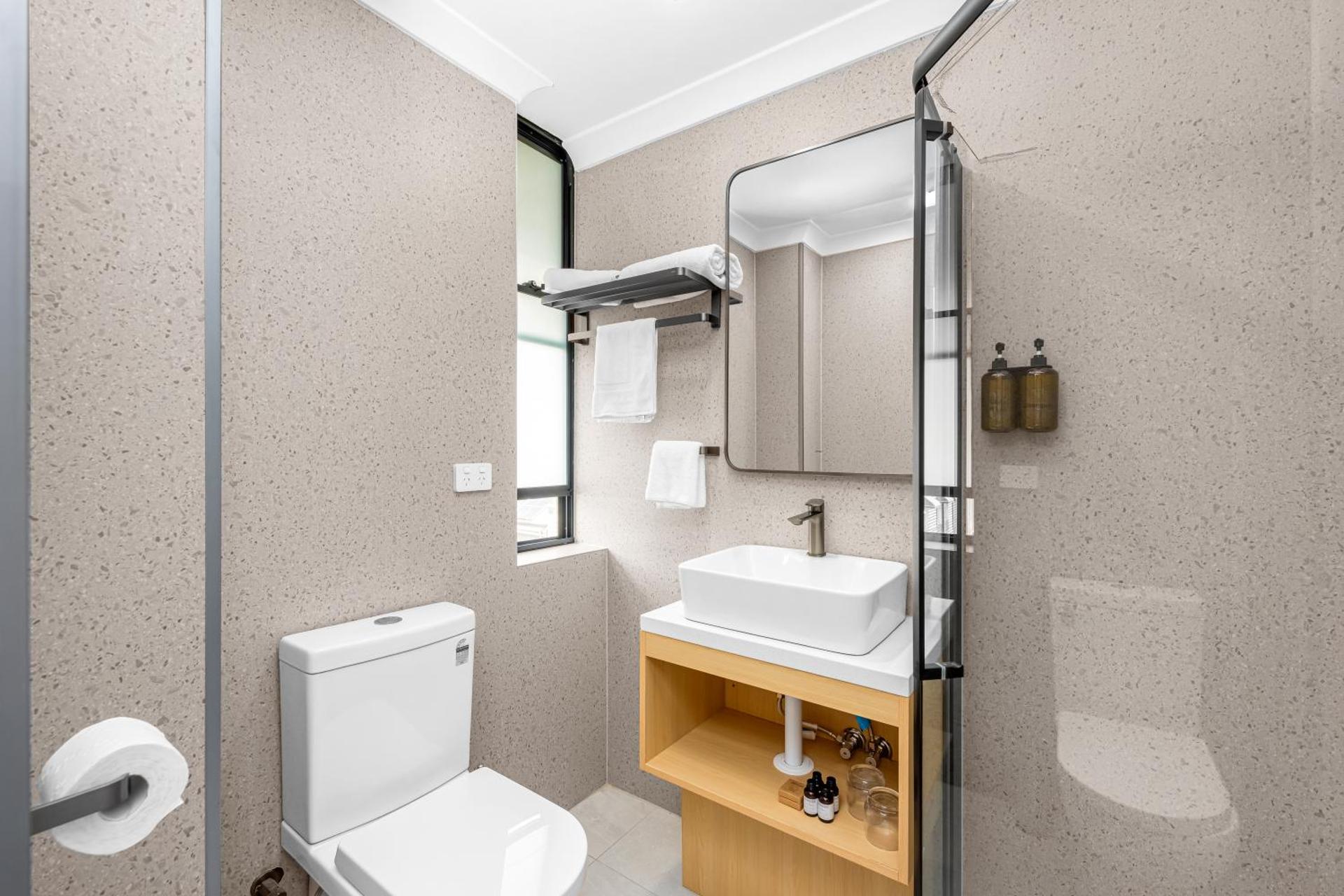 Spring Hill Inn - Photo 31