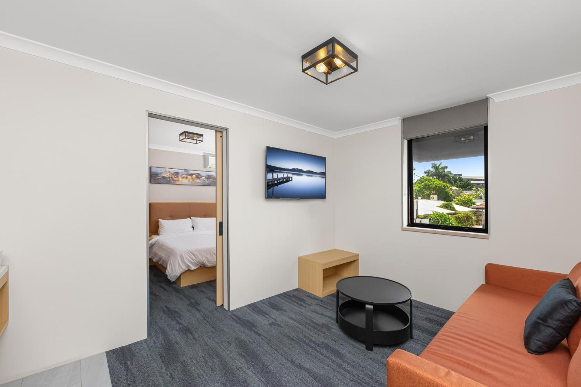 Spring Hill Inn - Photo 3