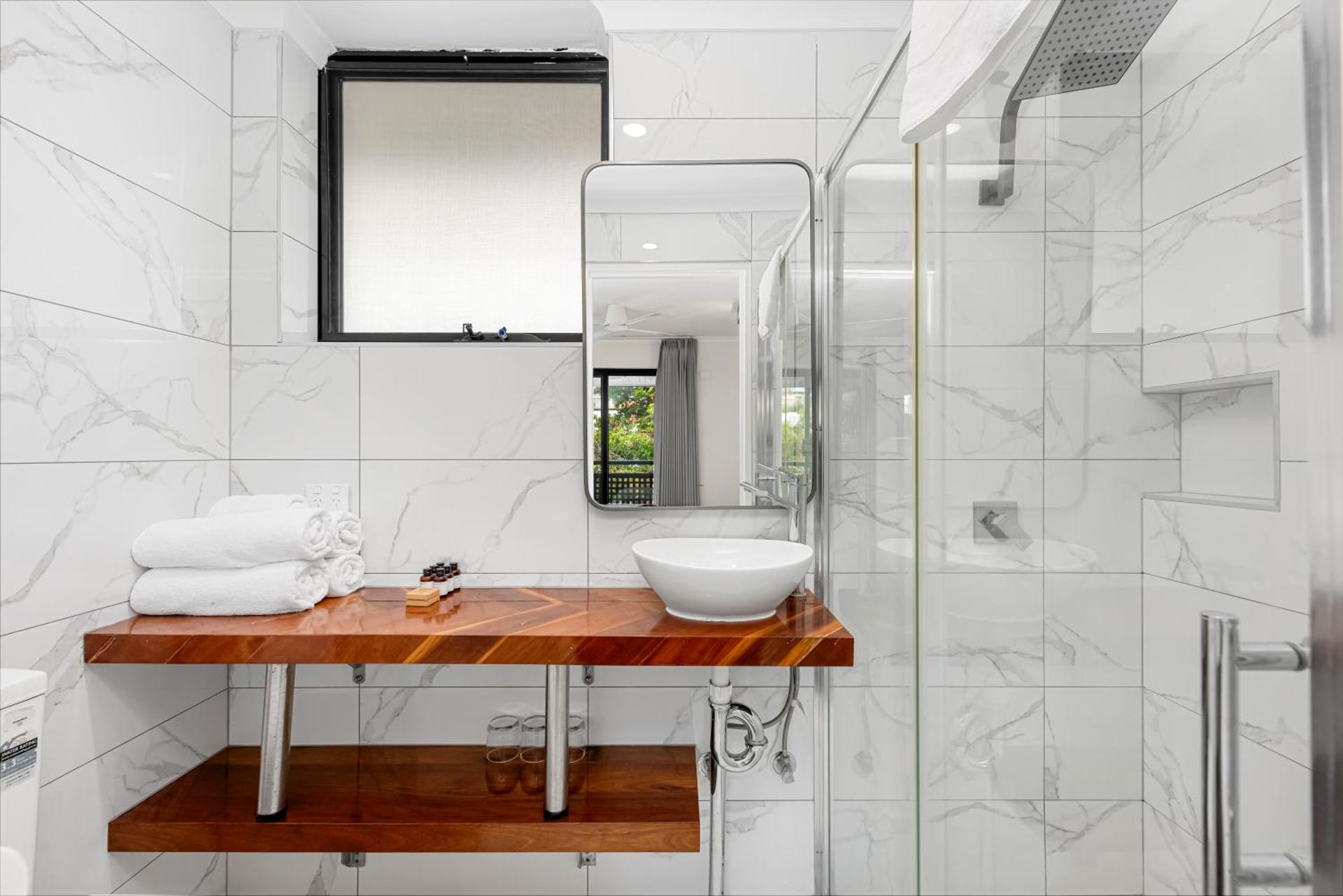 Spring Hill Inn - Photo 12