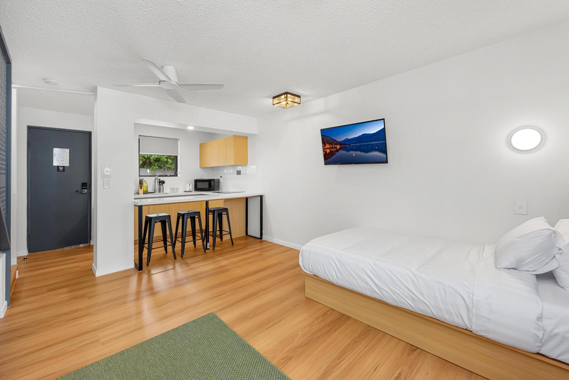 Spring Hill Inn - Photo 9