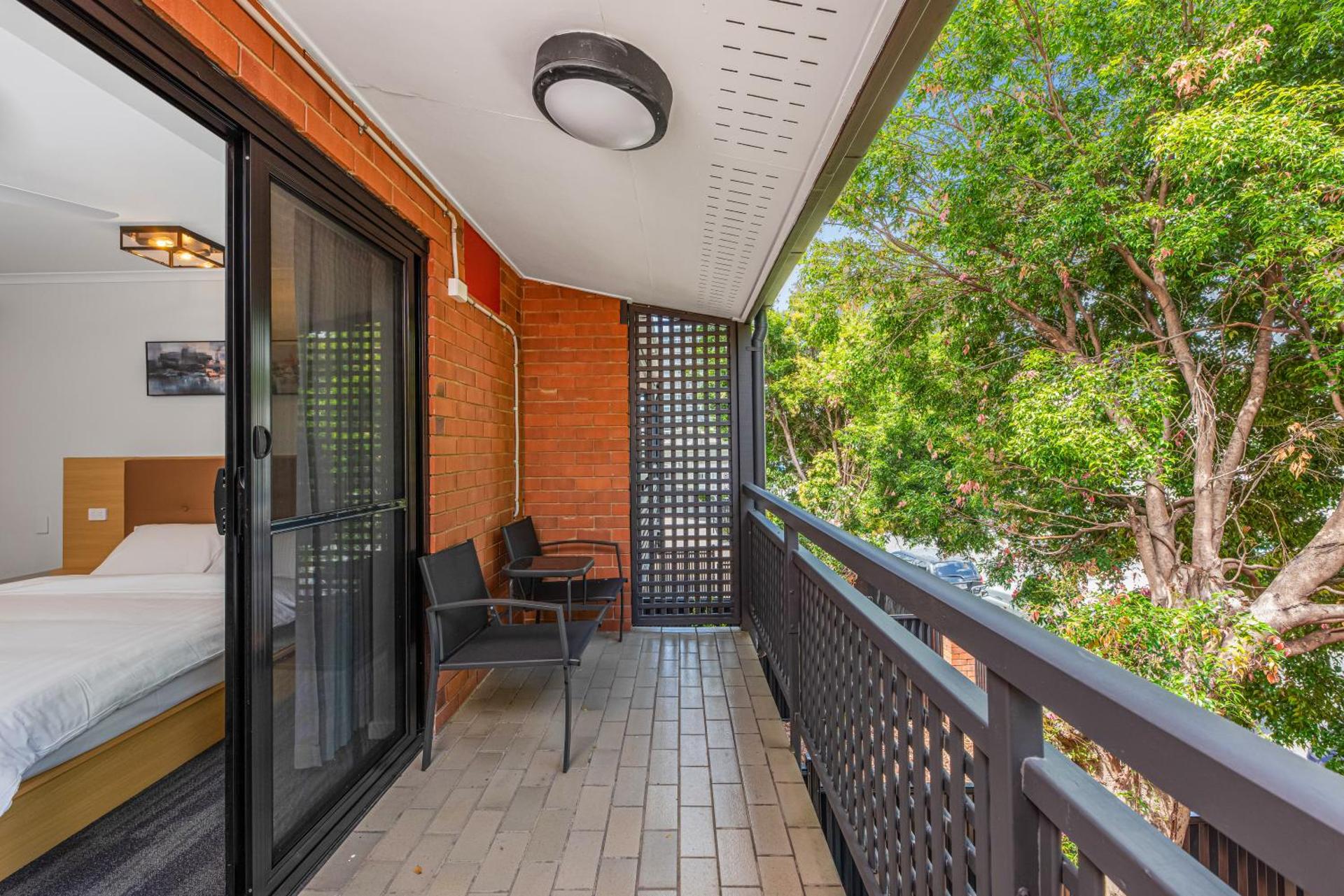 Spring Hill Inn - Photo 7