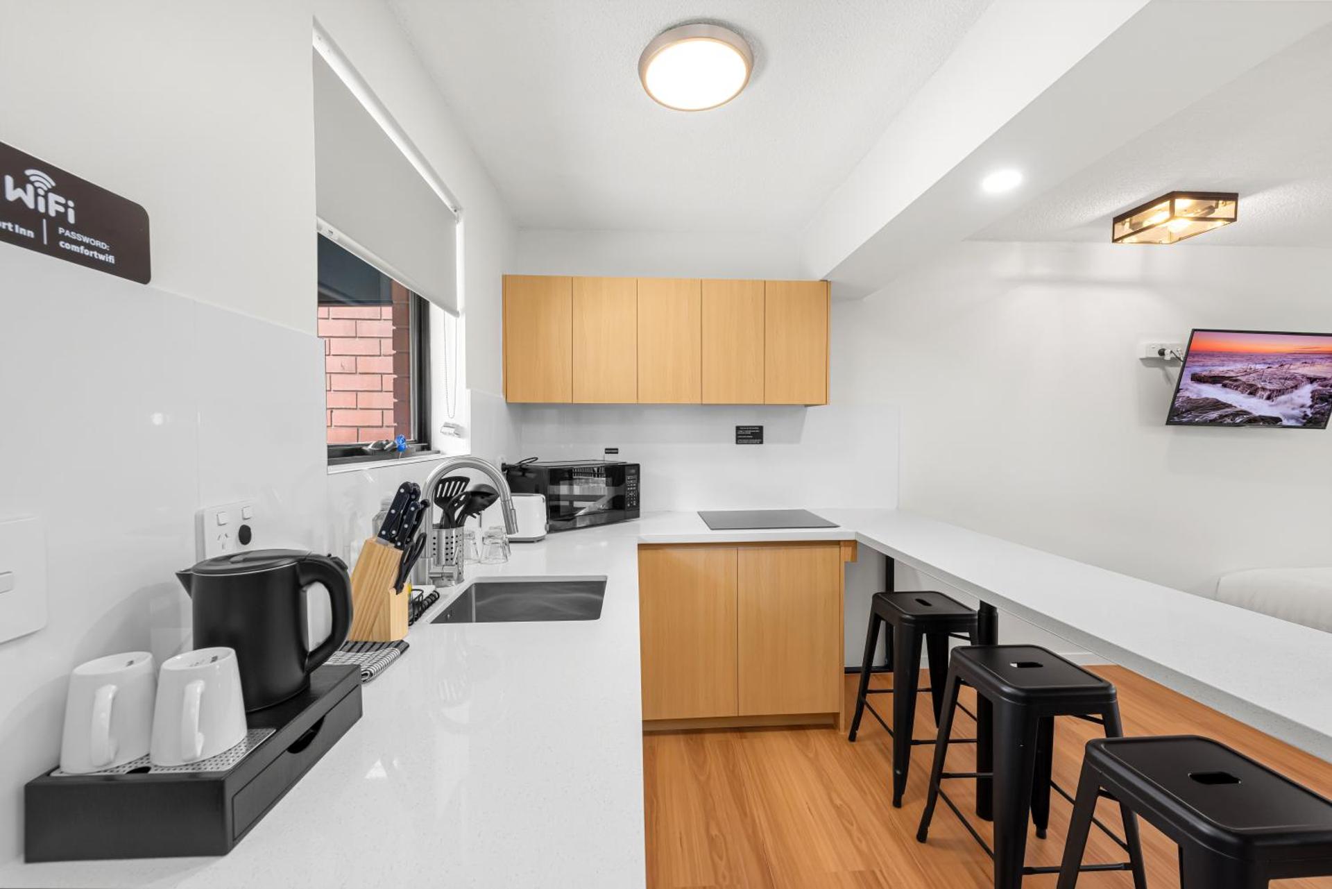 Spring Hill Inn - Photo 13