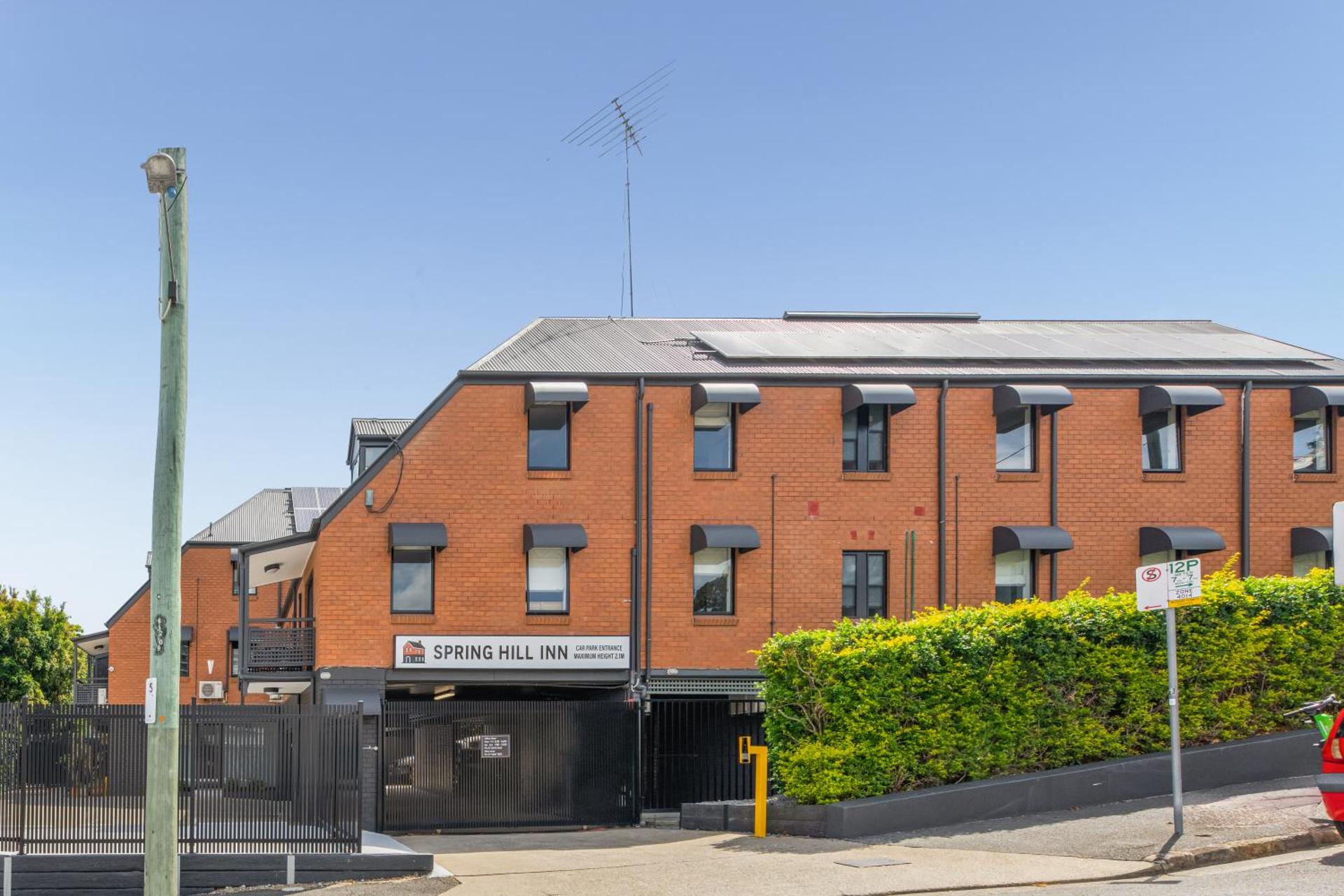 Spring Hill Inn - Photo 18