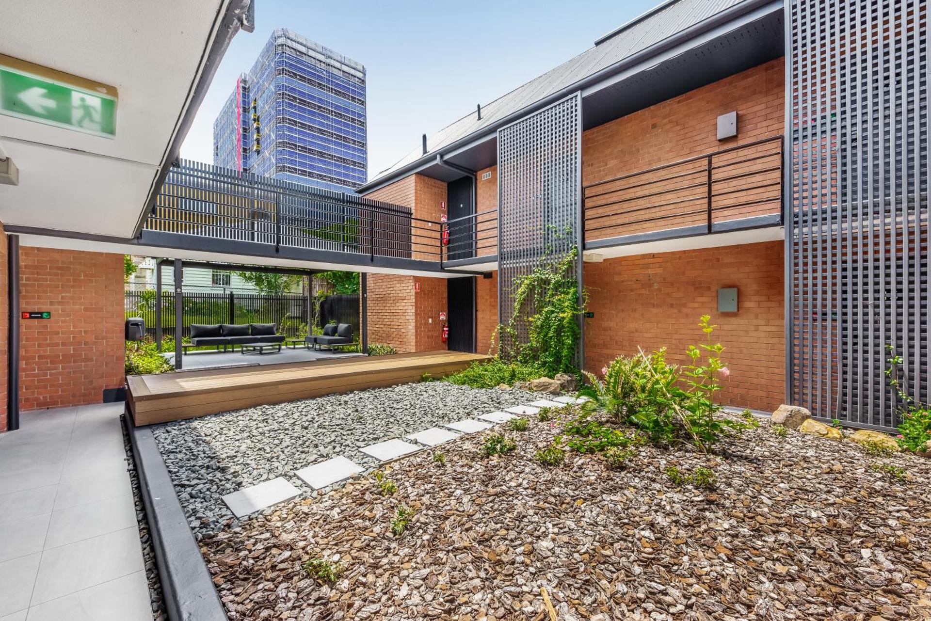 Spring Hill Inn - Photo 22