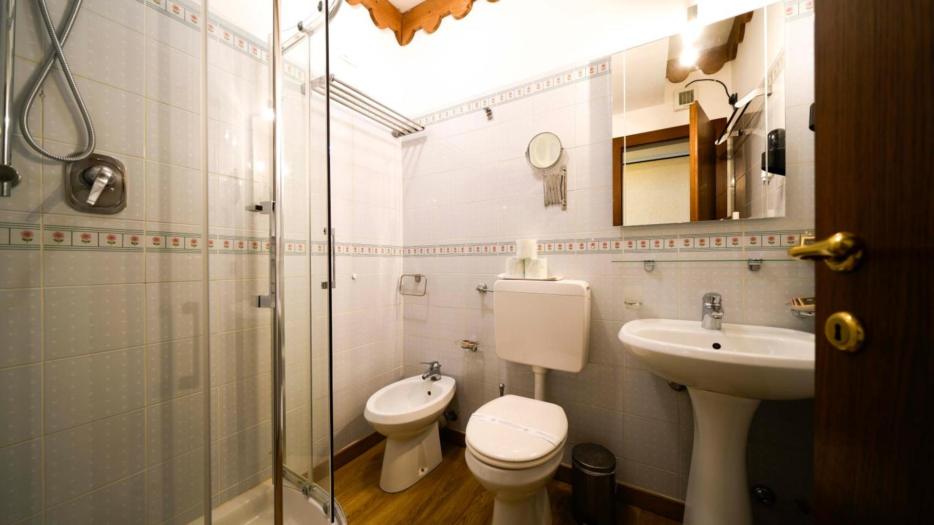 Hotel Jumeaux - Photo 32