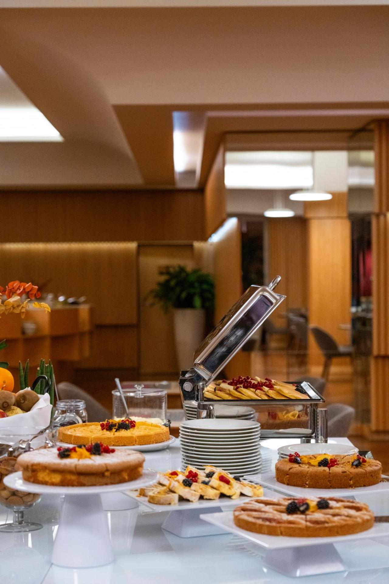 UNAHOTELS Varese - Photo 65