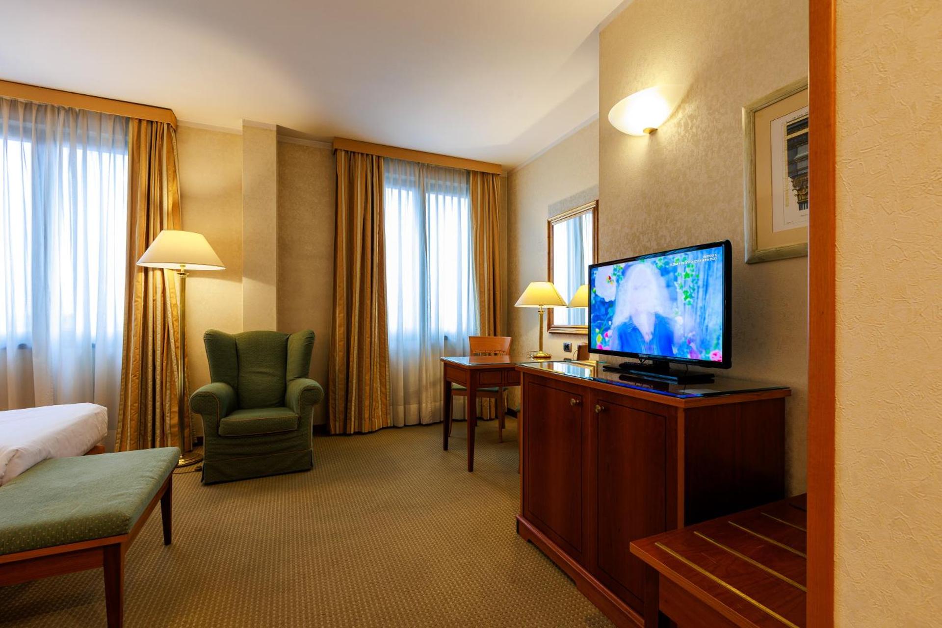Hotel Excelsior Magenta - Photo 78