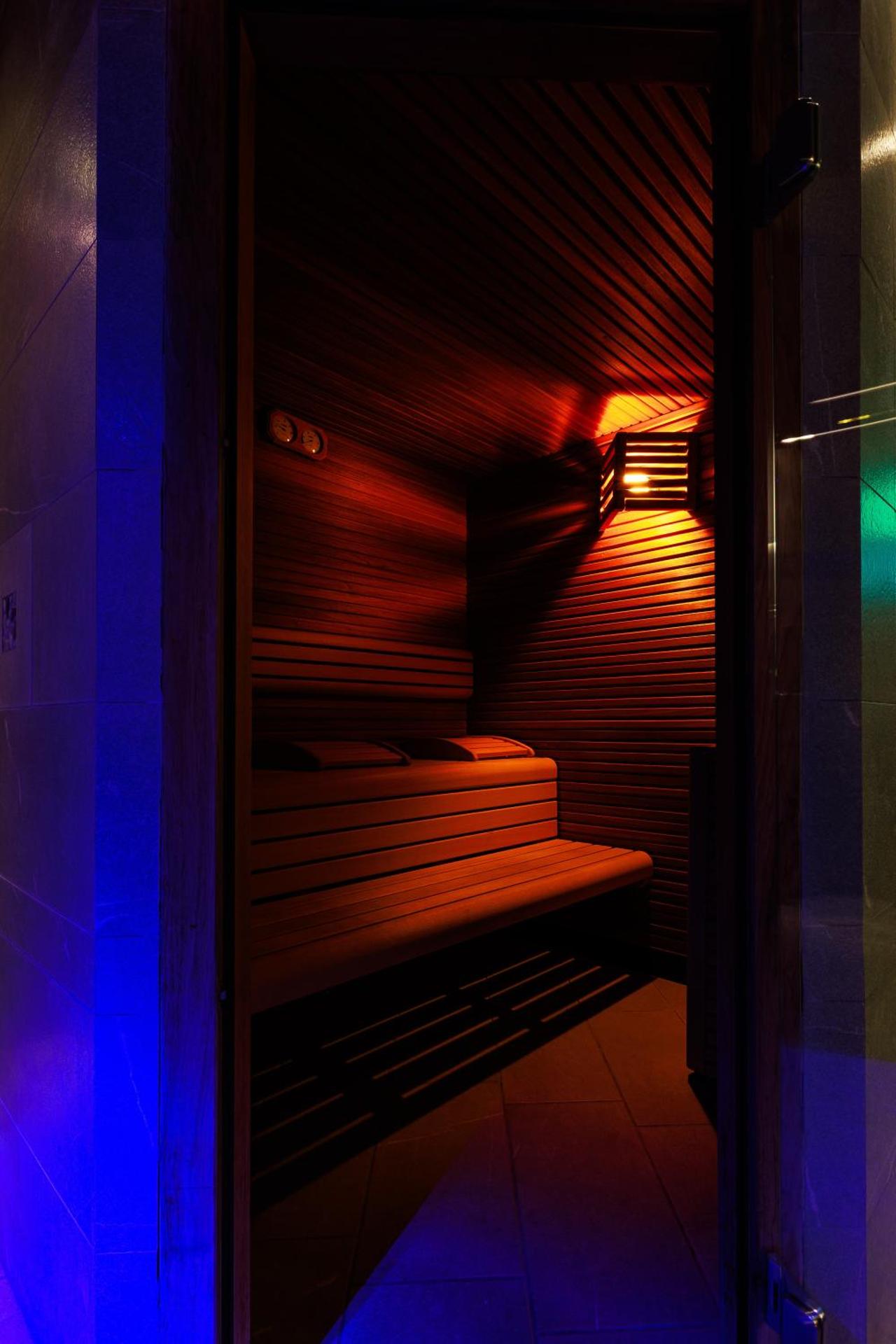Hotel Excelsior Magenta - Photo 20