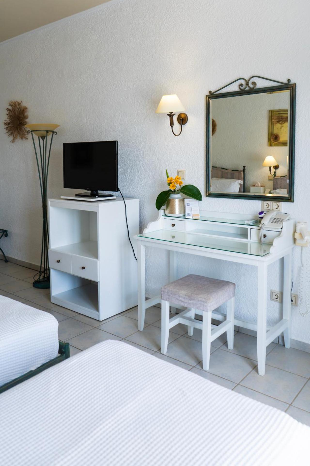 Aegialis Hotel & Spa - Photo 59