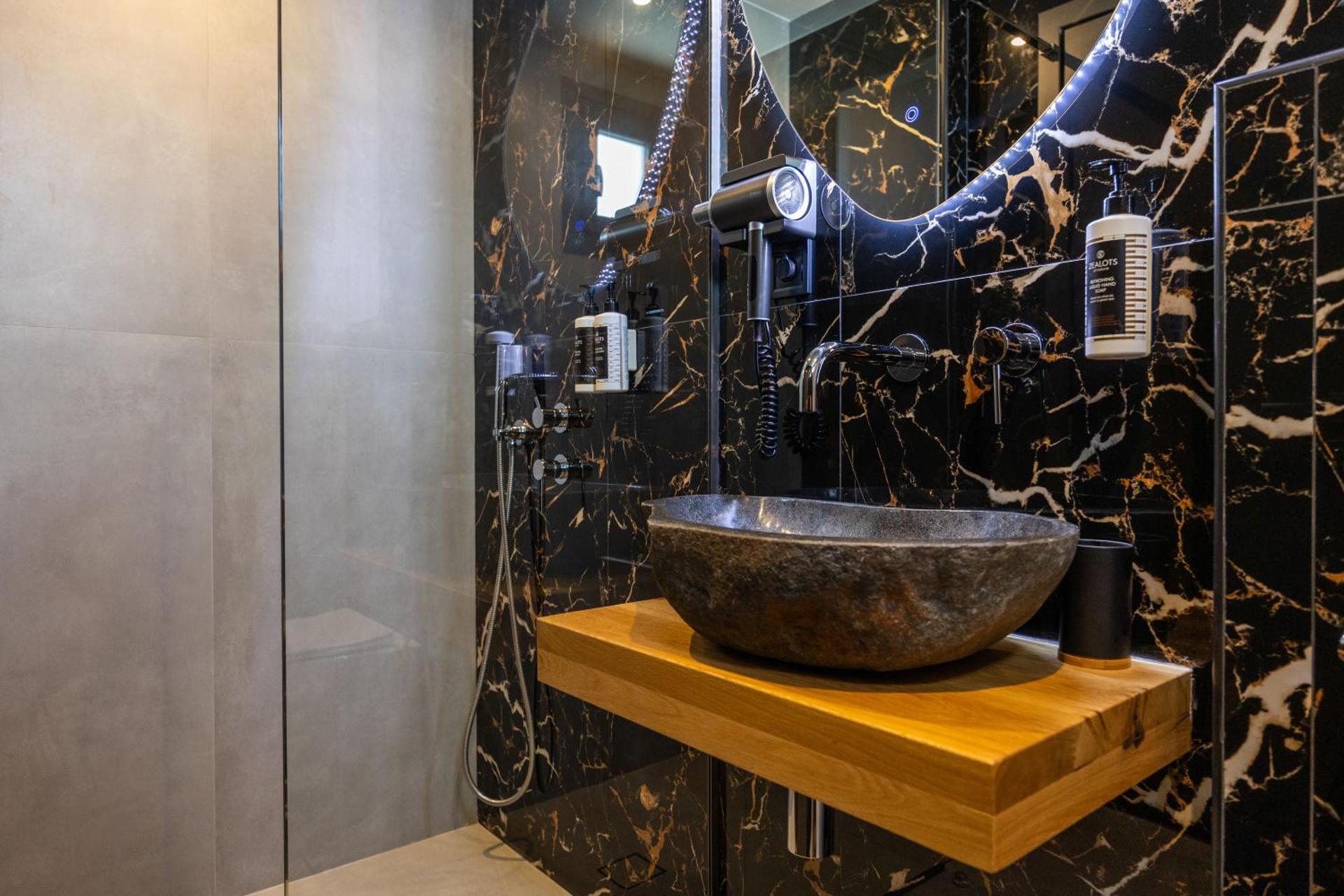 Olive Garden Hotel - Photo 11