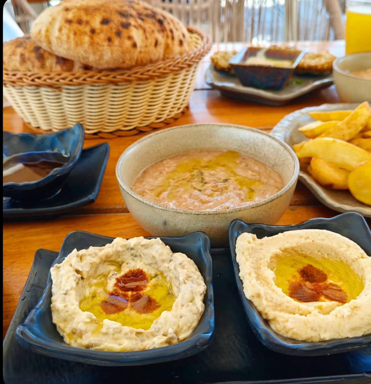 ATon Hotel - Photo 2