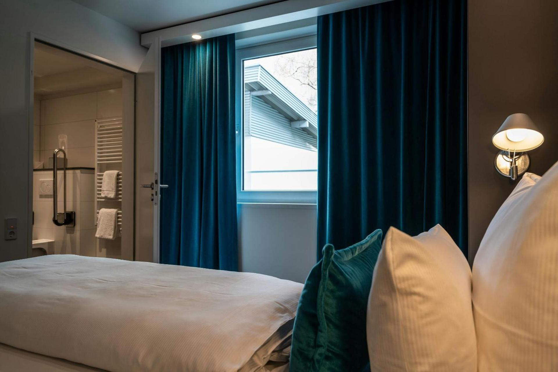 Motel One Berlin Mitte - Photo 2