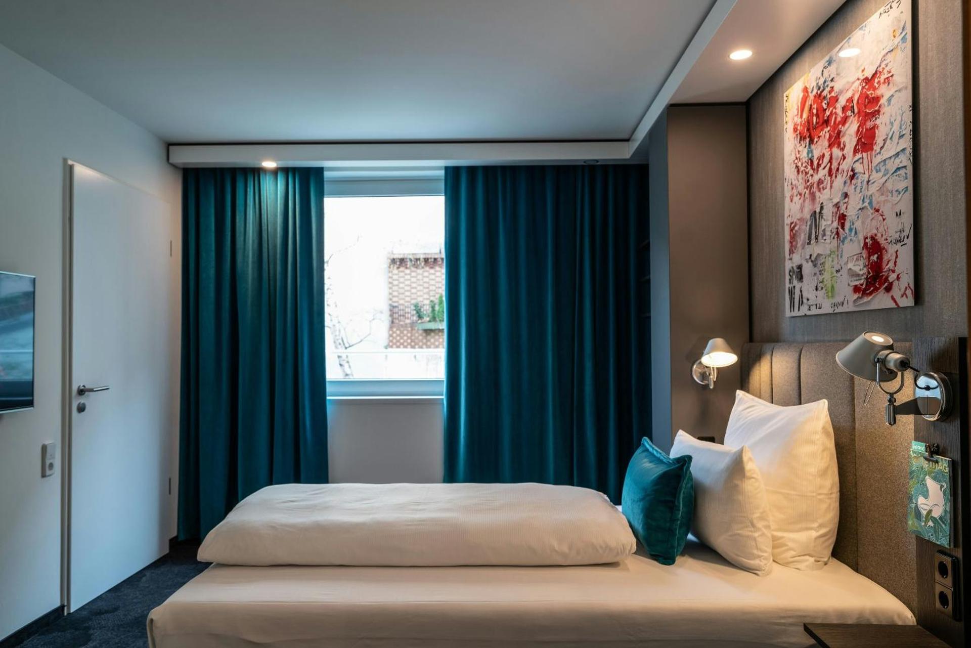 Motel One Berlin Mitte - Photo 13