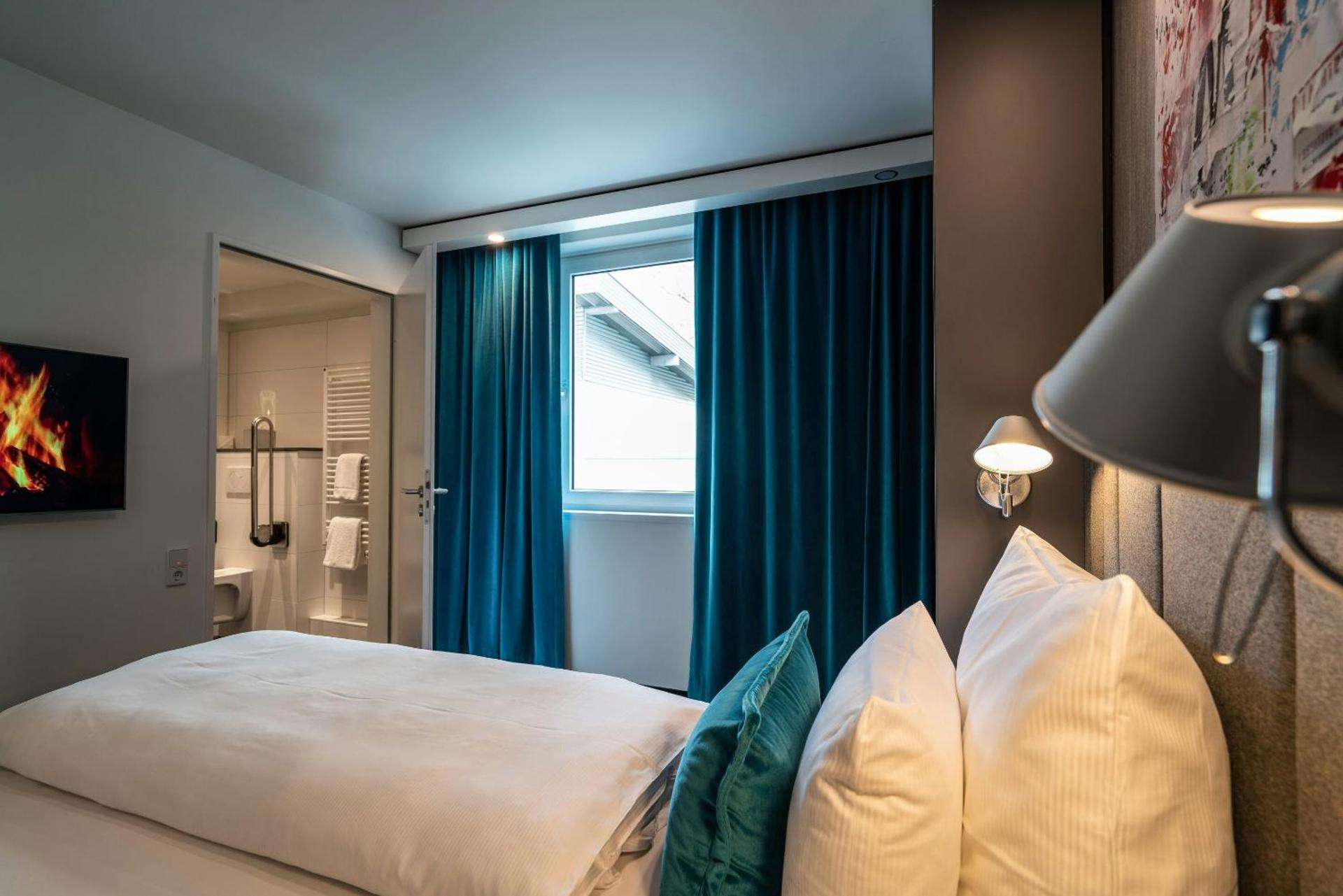 Motel One Berlin Mitte - Photo 16