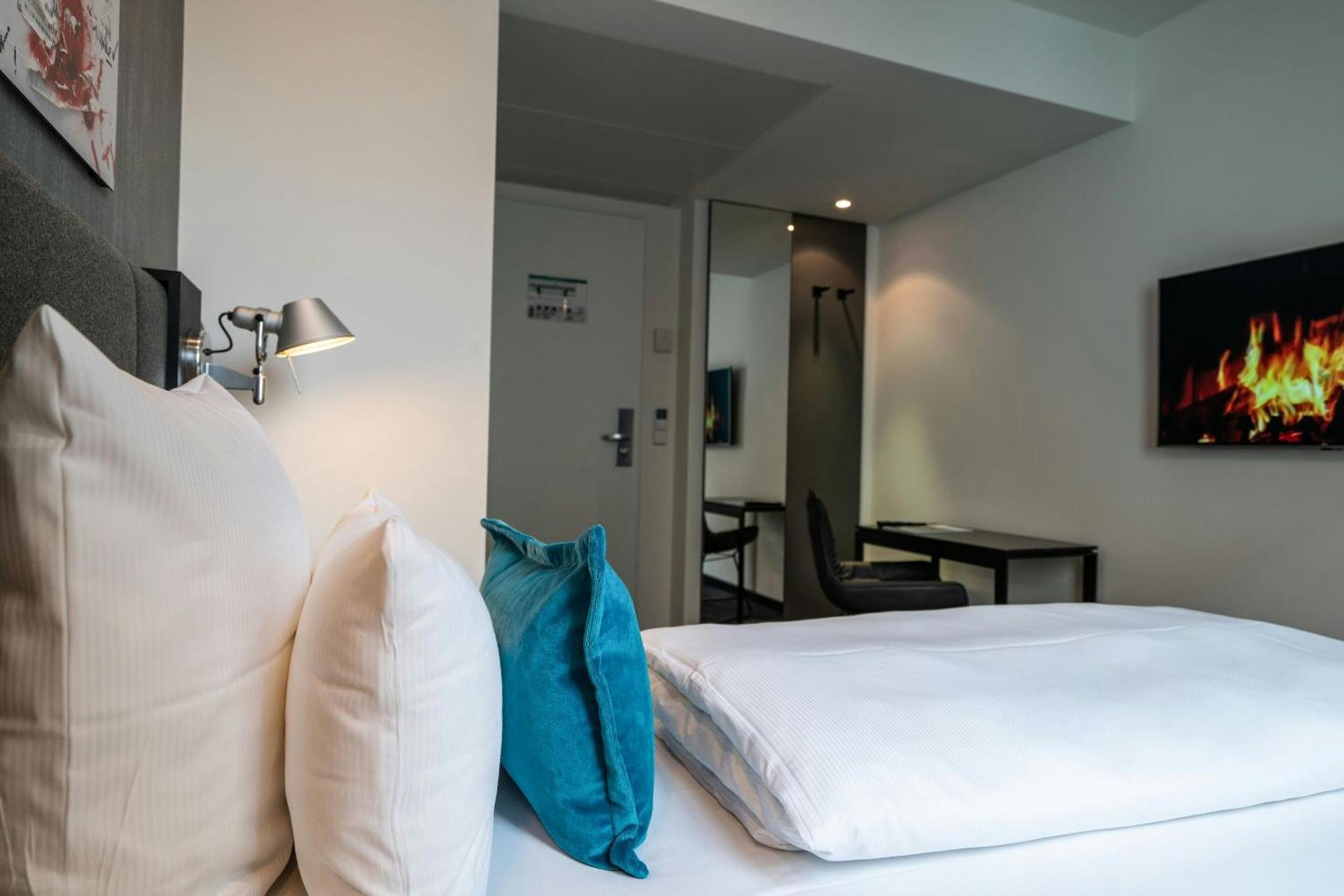 Motel One Berlin Mitte - Photo 21