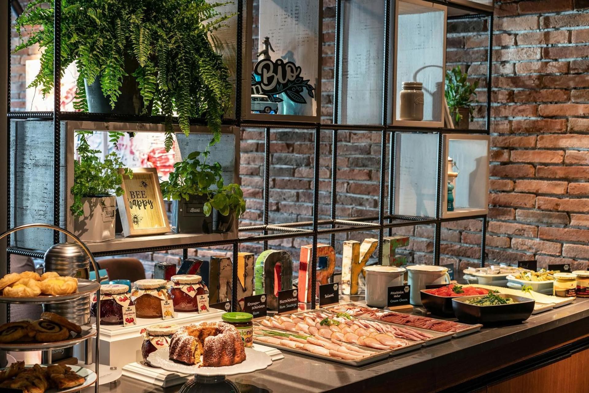 Motel One Berlin Mitte - Photo 6