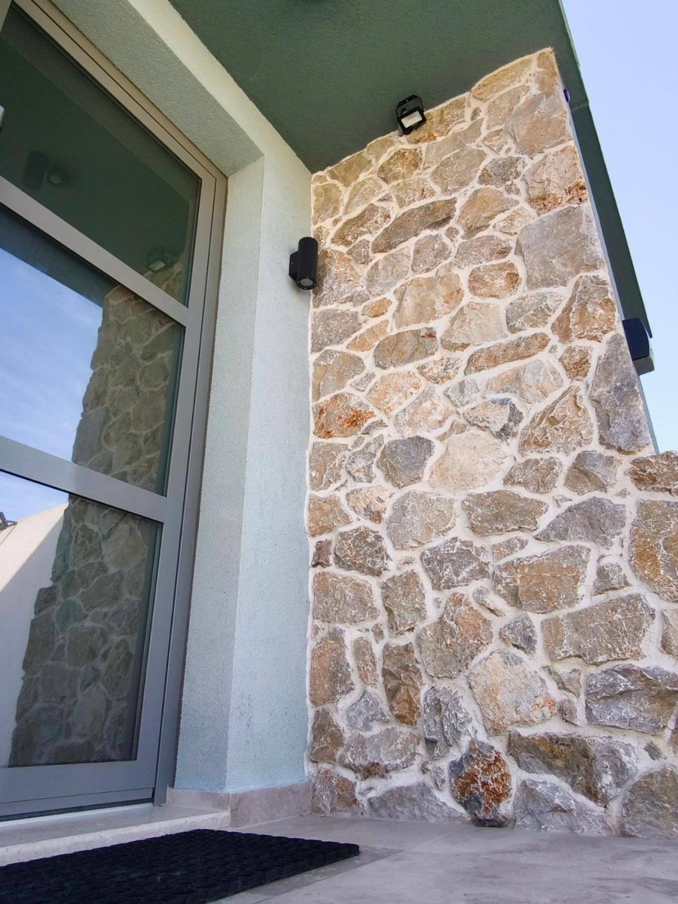 Anesis Aera Luxury Home - Photo 15