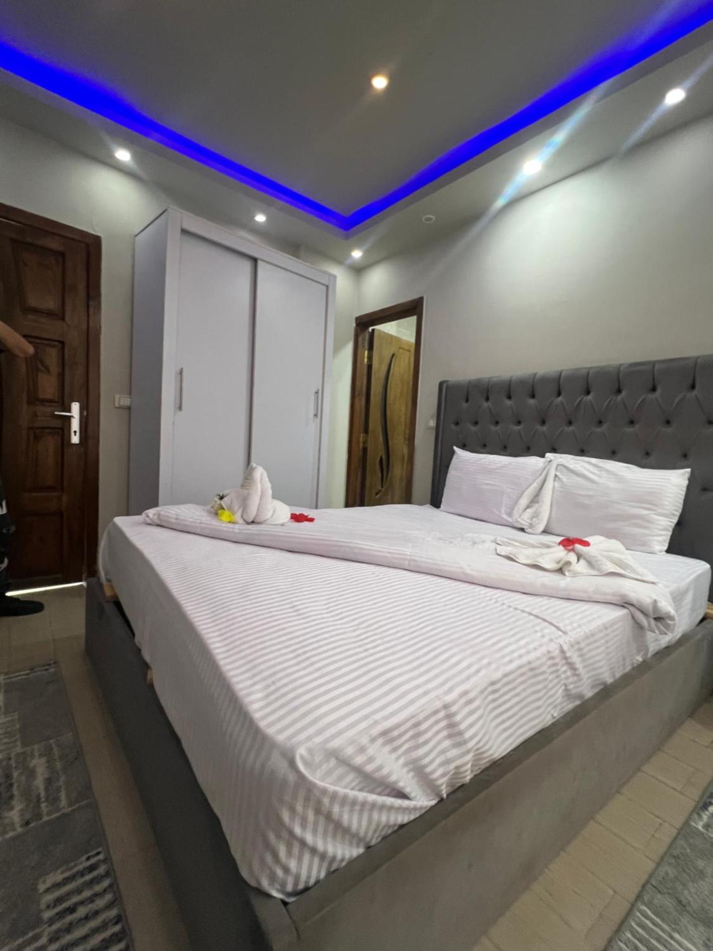 Montu pyramids view - Photo 26