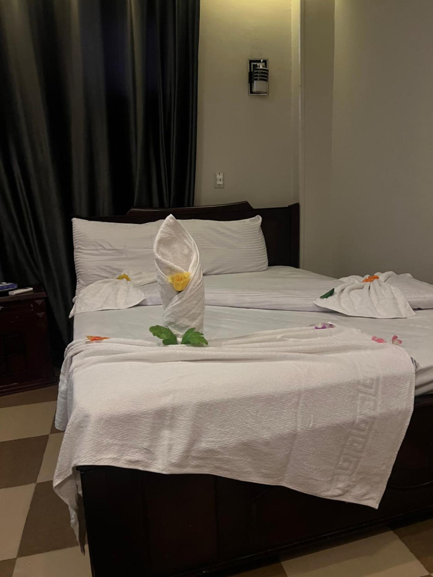 Montu pyramids view - Photo 11