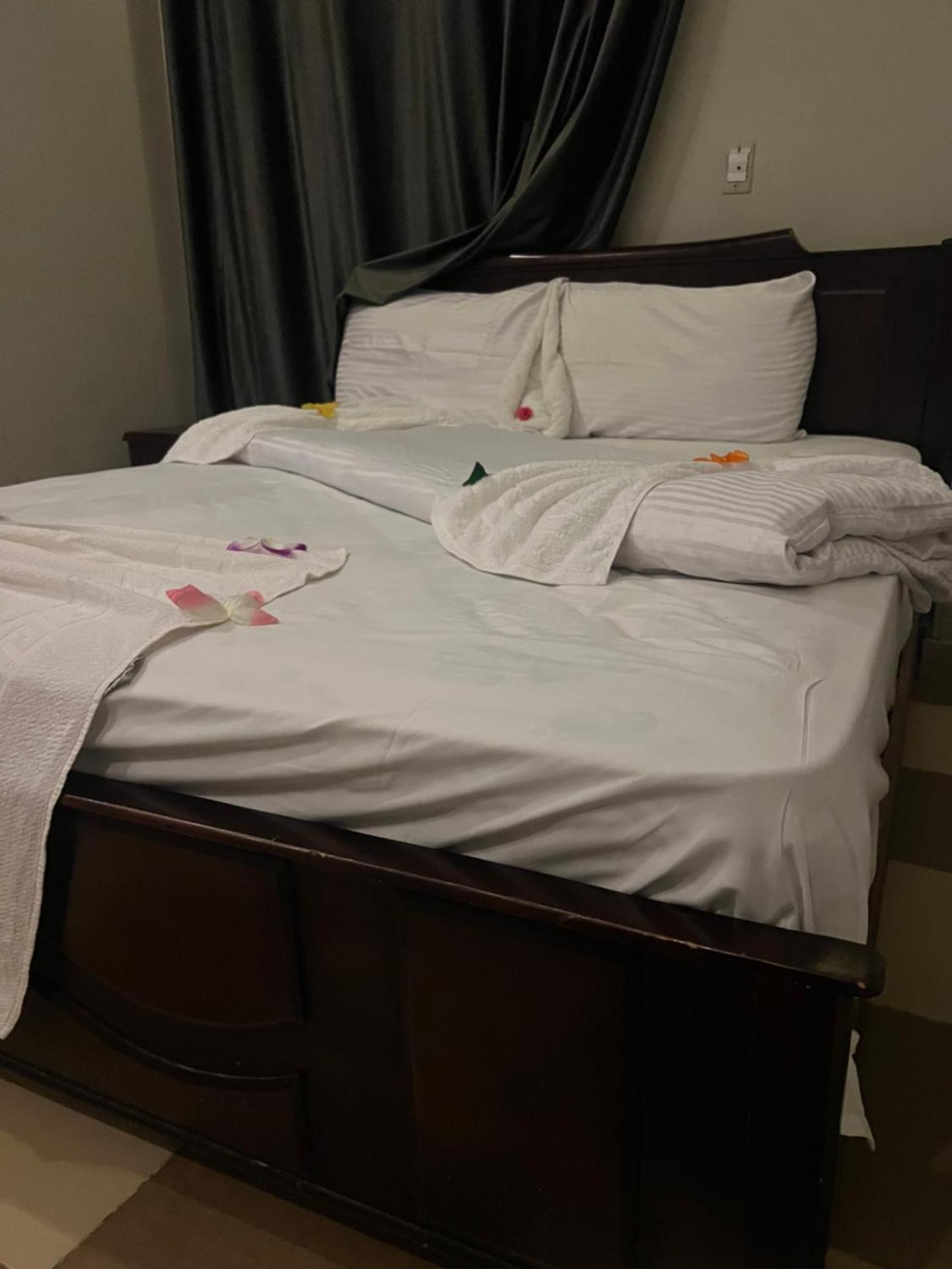 Montu pyramids view - Photo 12