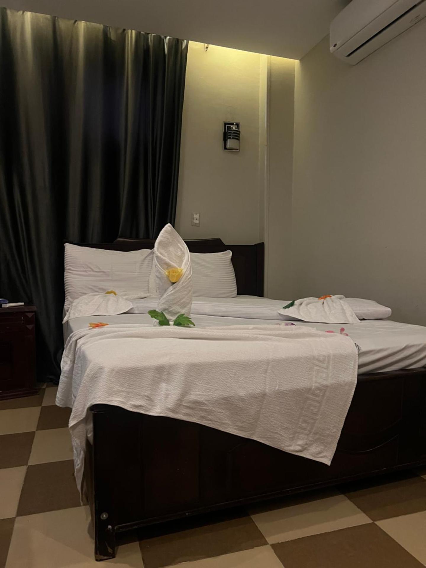 Montu pyramids view - Photo 30