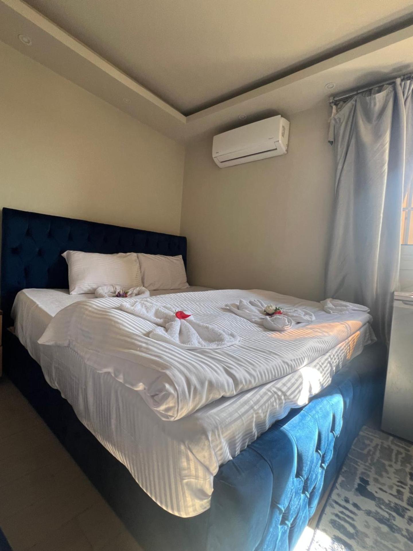 Montu pyramids view - Photo 24