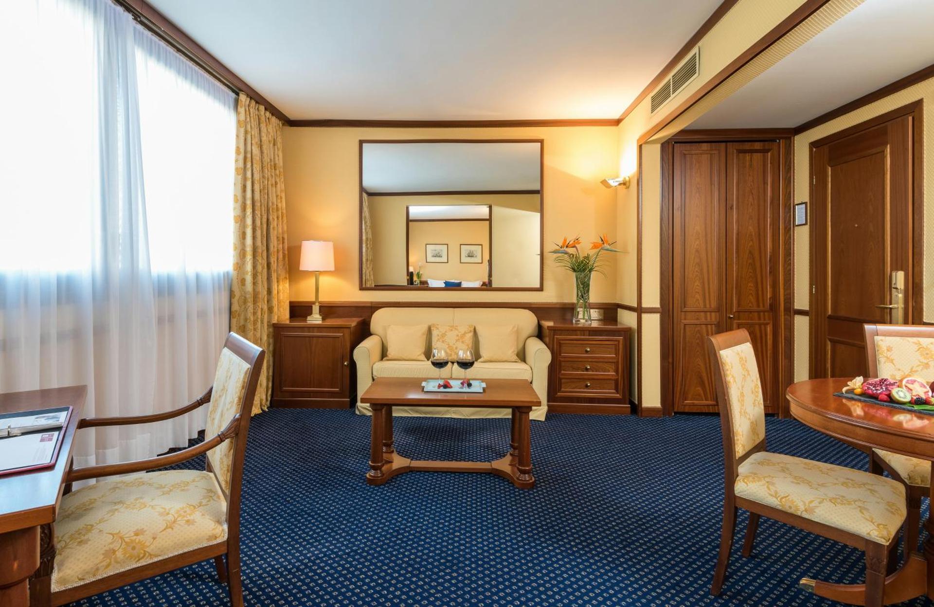 Leonardo Hotel Milan City Center - Photo 17
