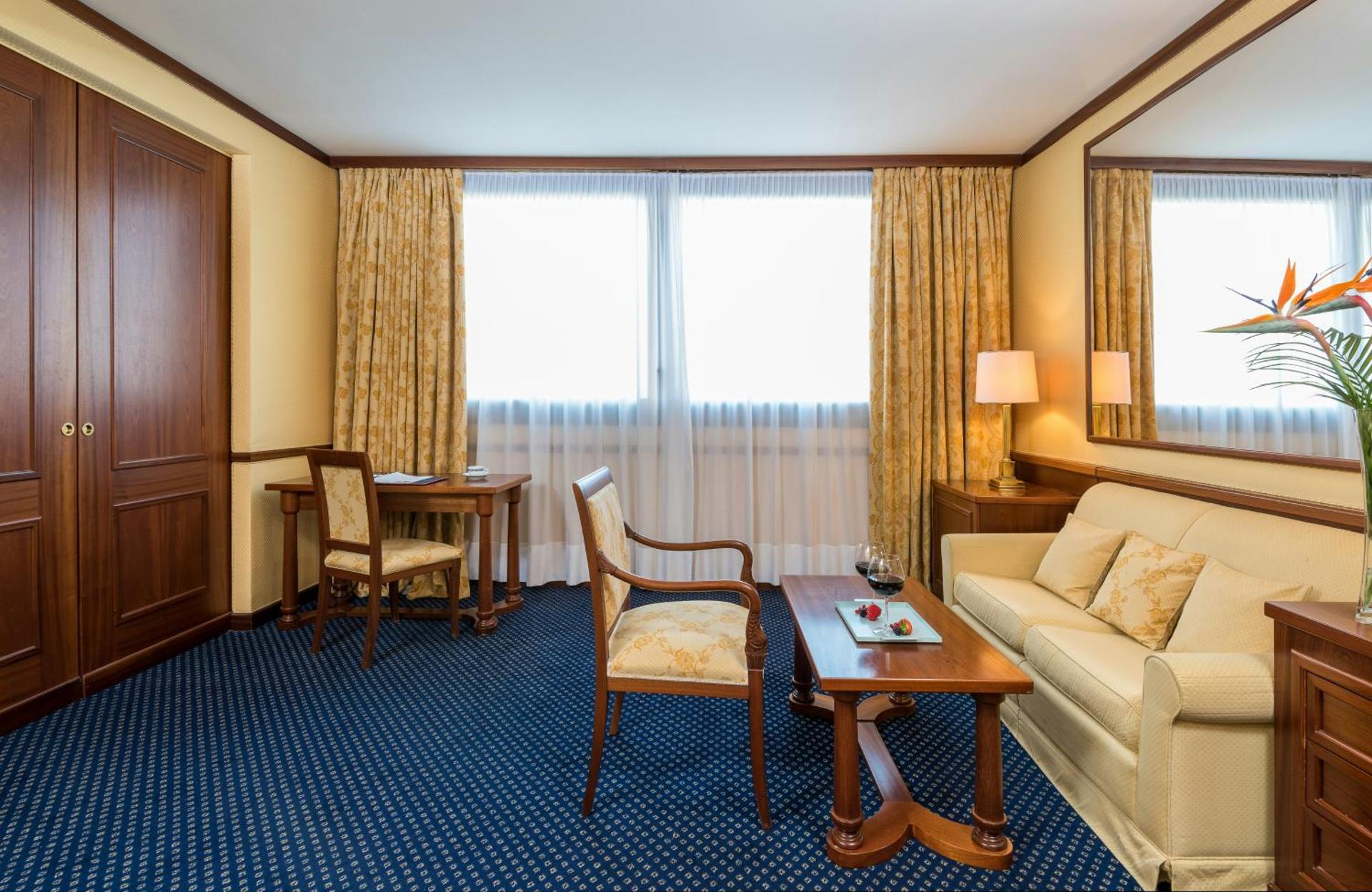 Leonardo Hotel Milan City Center - Photo 2