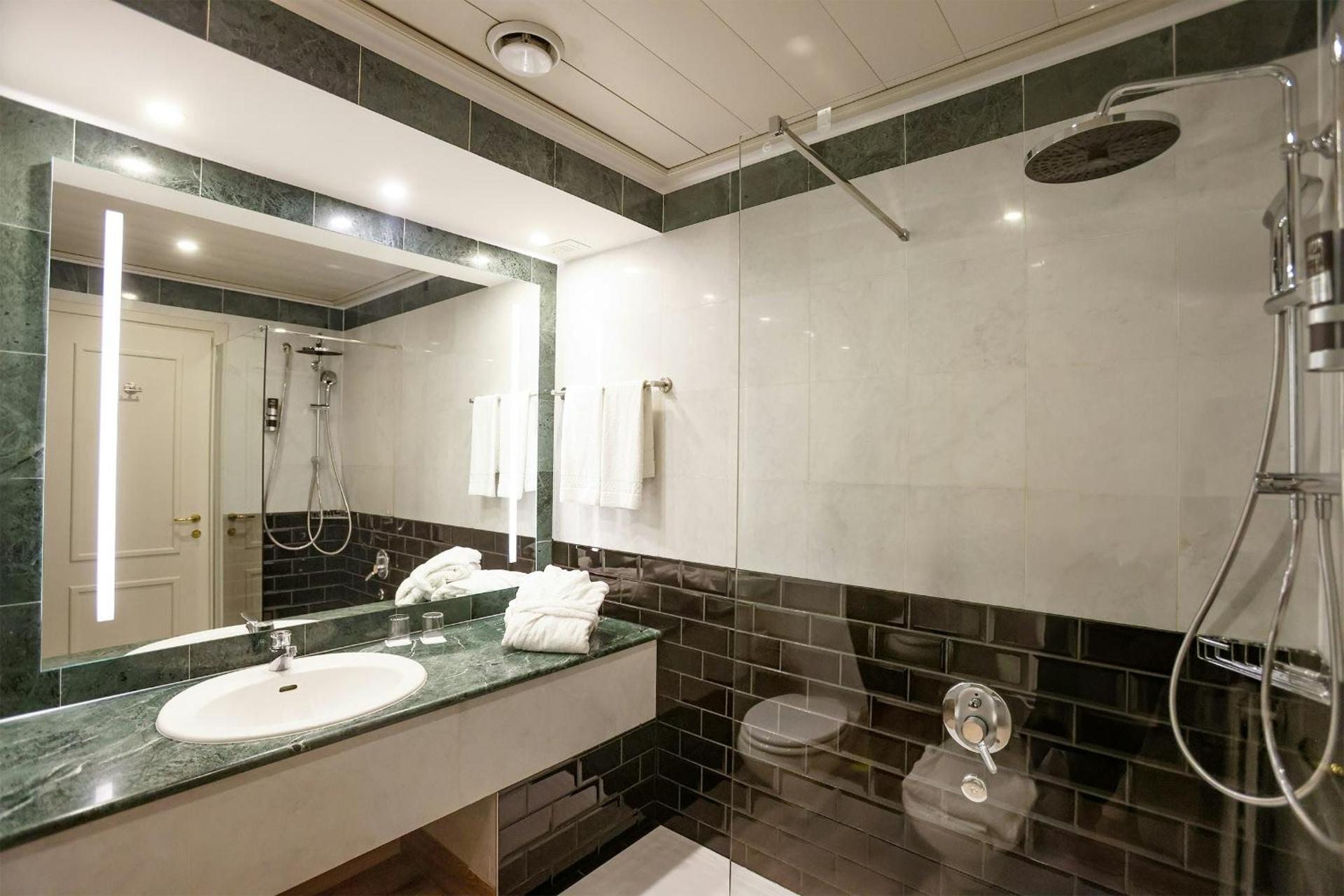 Leonardo Hotel Milan City Center - Photo 43